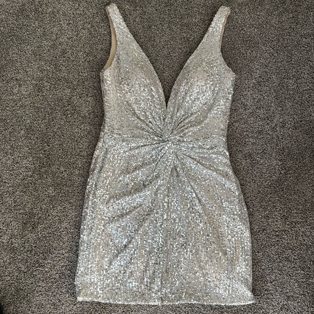 ieena for mac duggal front twist plunging sequined mini dress